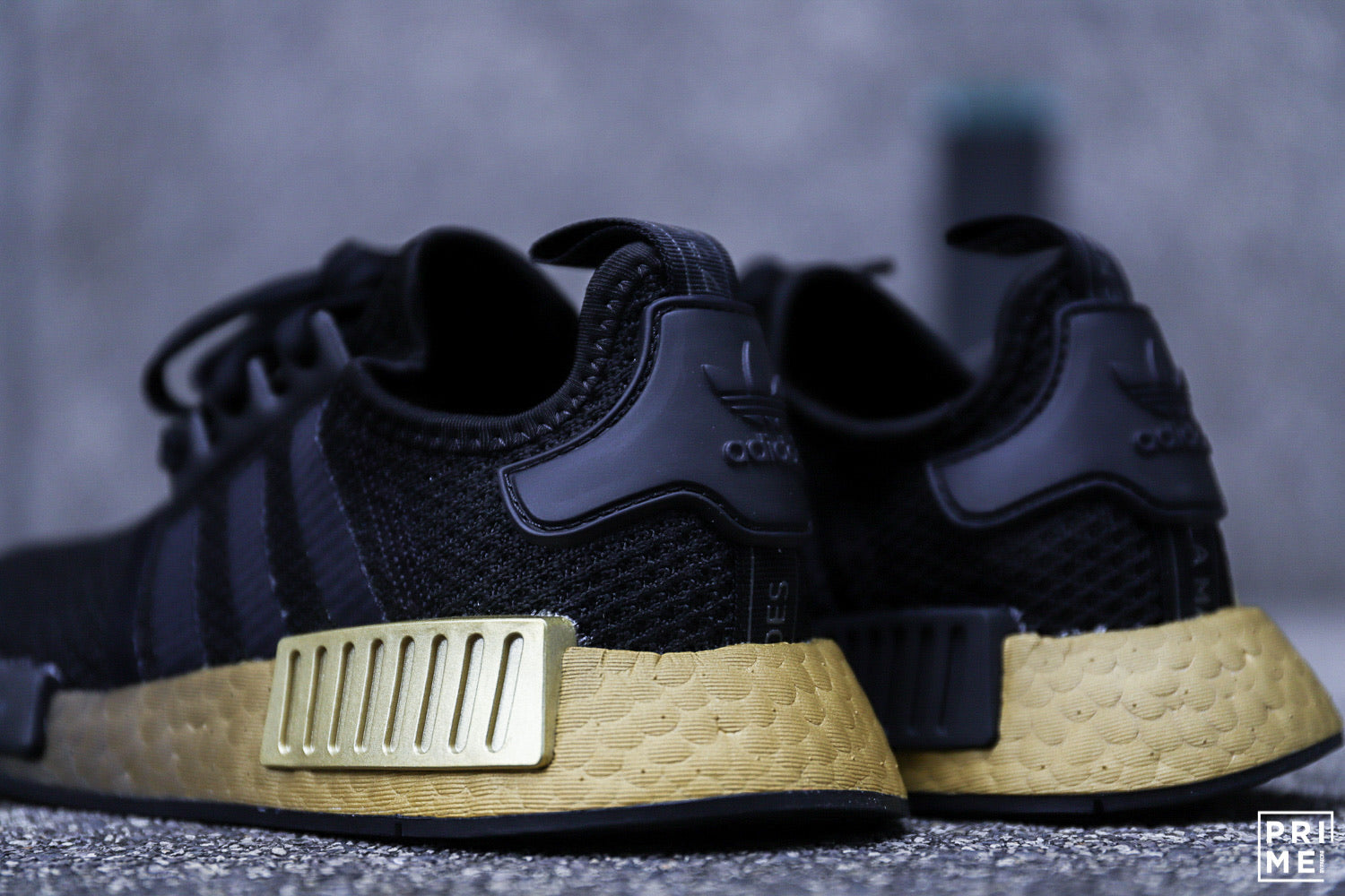 Adidas NMD R1 CORE BLACK / CORE BLACK / CARBON(FU9352)