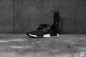 Adidas NMD R1  Core Black / Dust Purple  (GW2540)