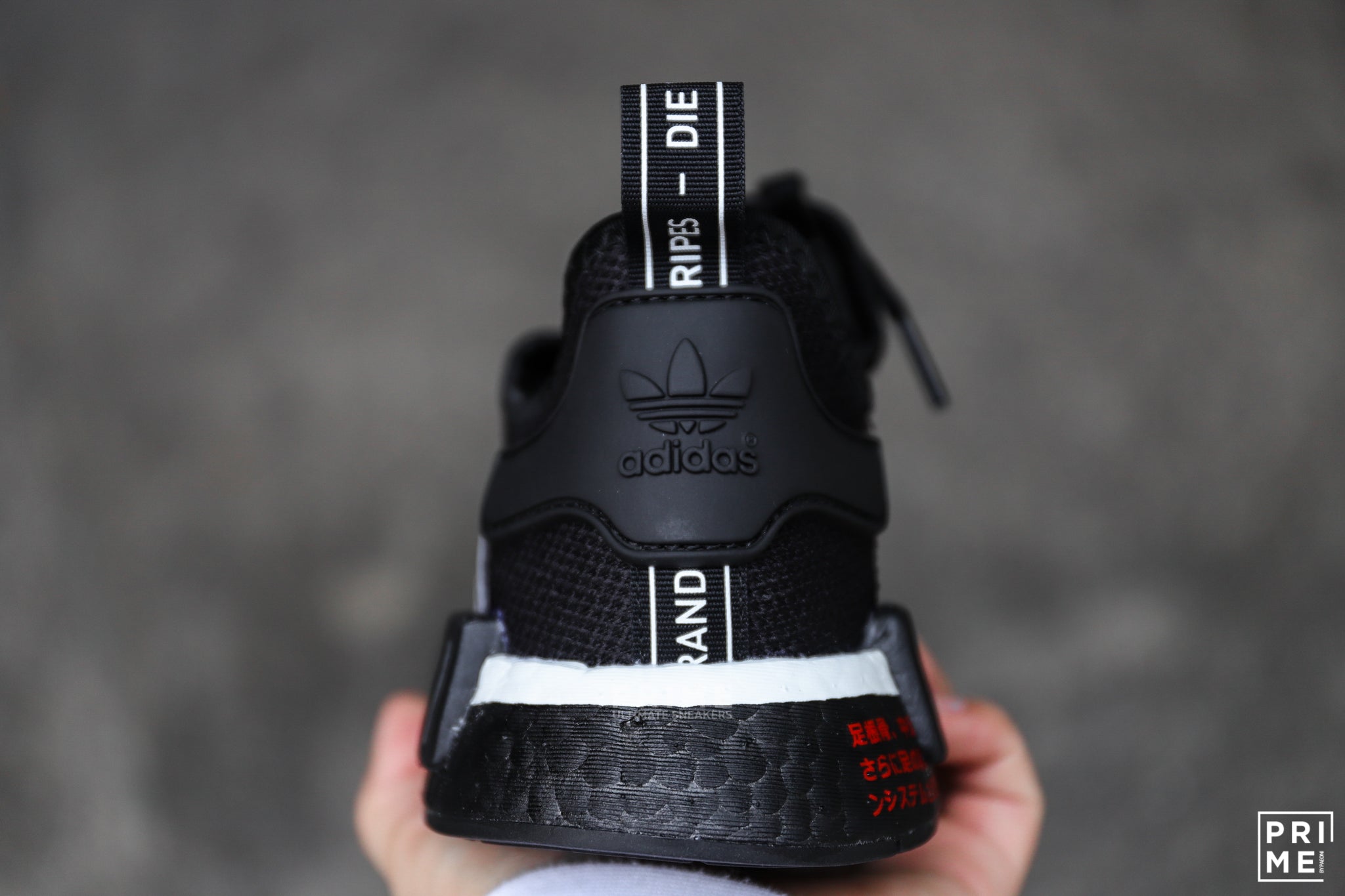 Adidas NMD R1 Core Black / Scarlet / Cloud White (H01926)