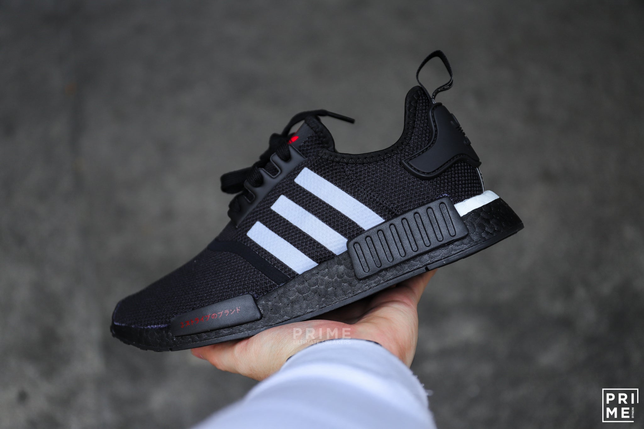 Adidas NMD R1 Core Black / Scarlet / Cloud White (H01926)