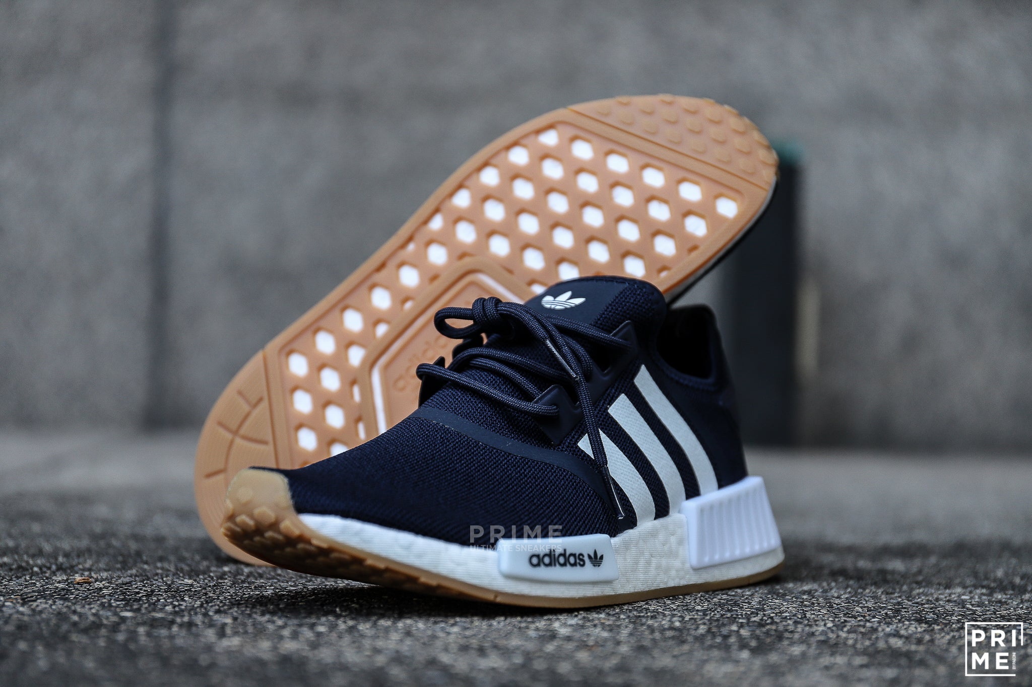 Adidas NMD   R1  Legend ink / White / Gum (GY6057)