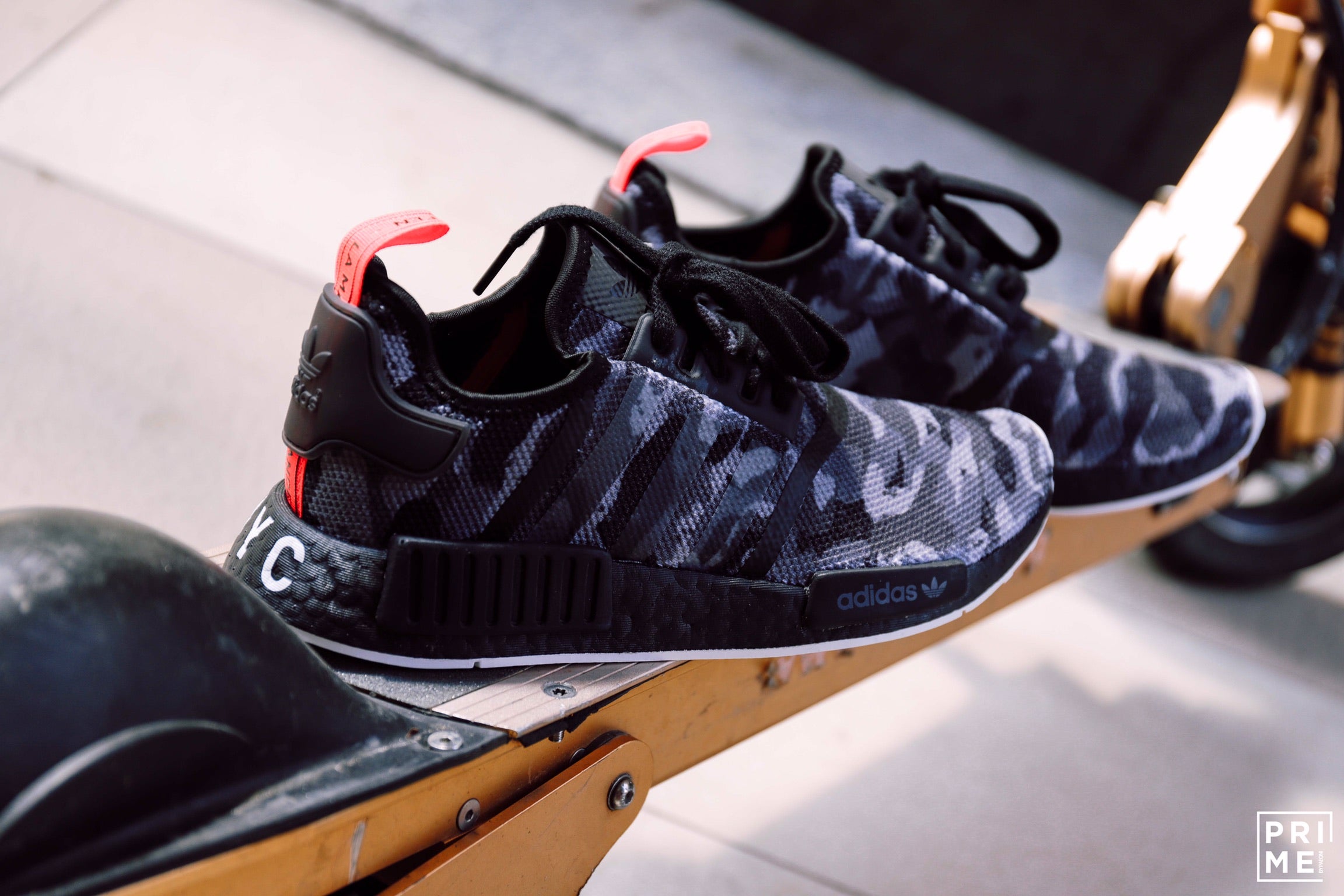 Adidas NMD R1 NYC GY28414