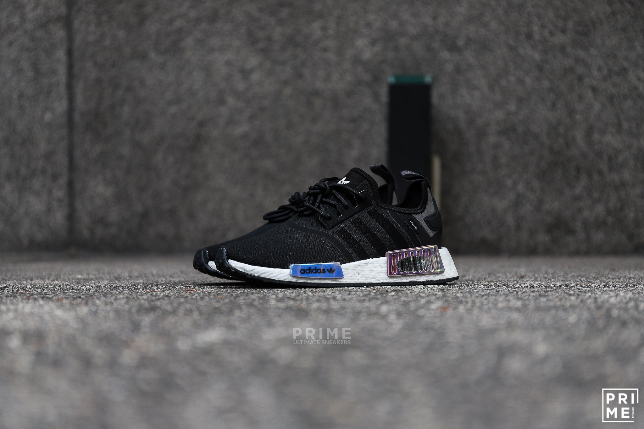 Adidas NMD R1  PARLEY MAGIC   (GY8537)