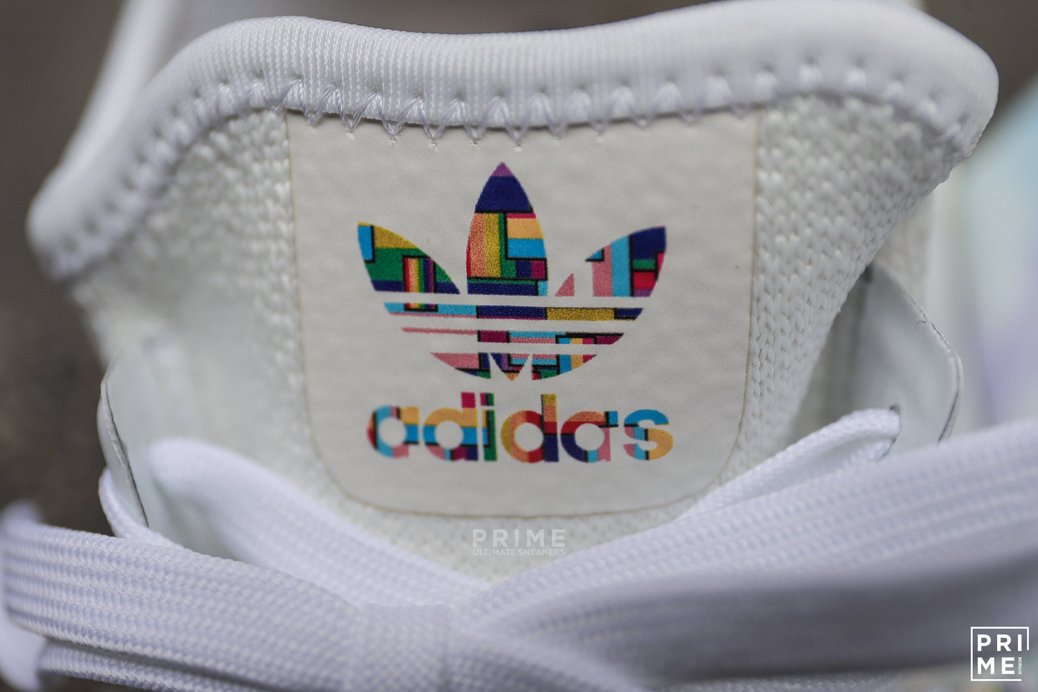 Adidas NMD R1  PRIDE Cloud White Limited  Love unite(FY9024)