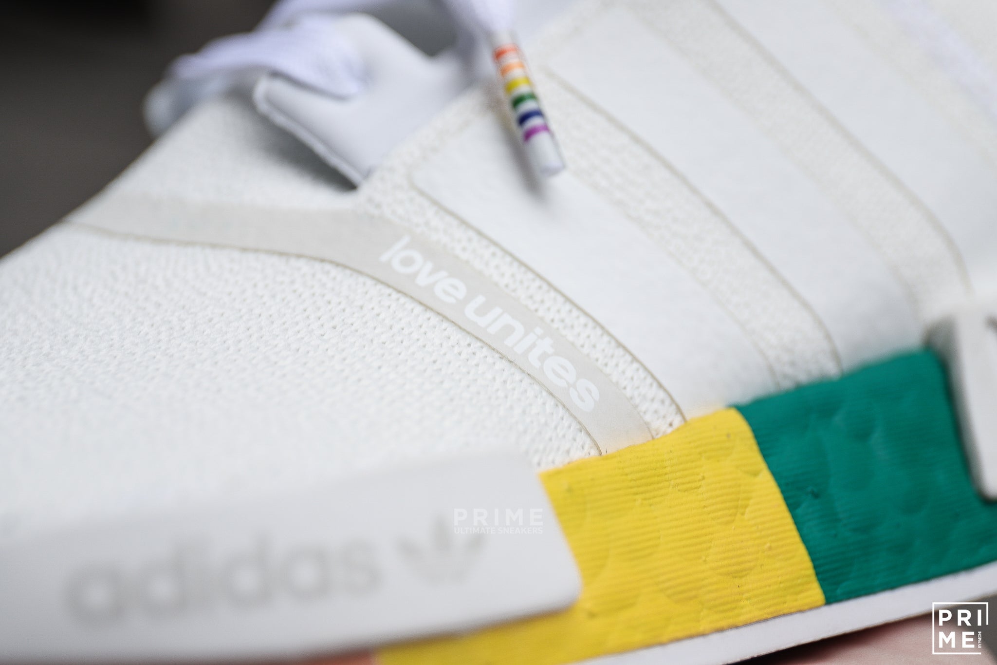 Adidas NMD R1  PRIDE Cloud White Limited  Love unite(FY9024)