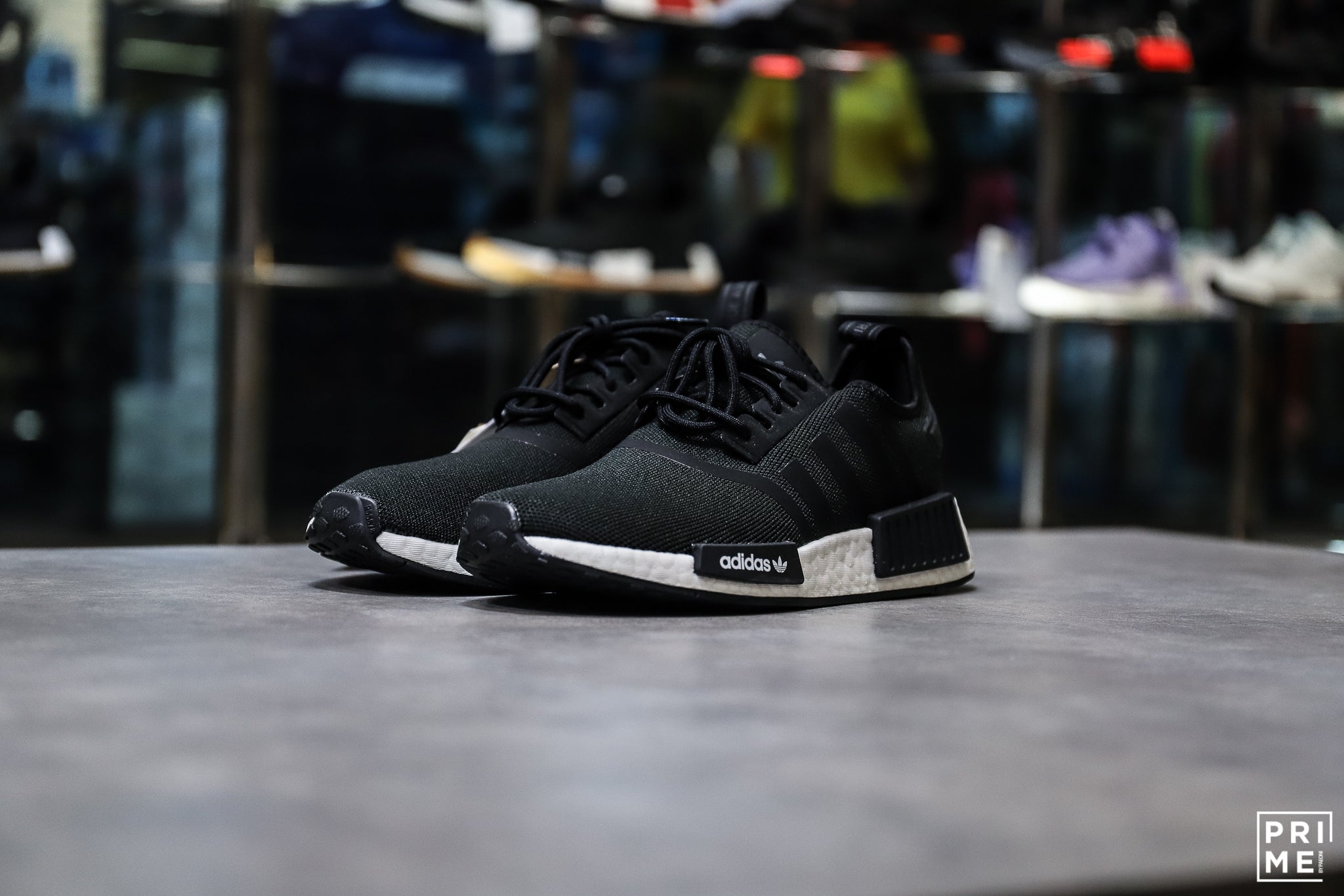 Adidas NMD R1  Refine core black / white gum (H02333)