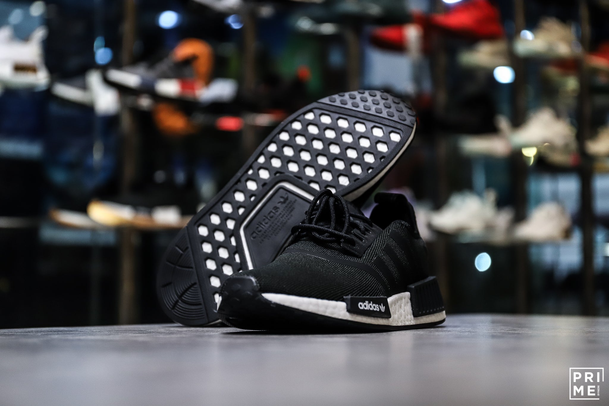 Adidas NMD R1  Refine core black / white gum (H02333)