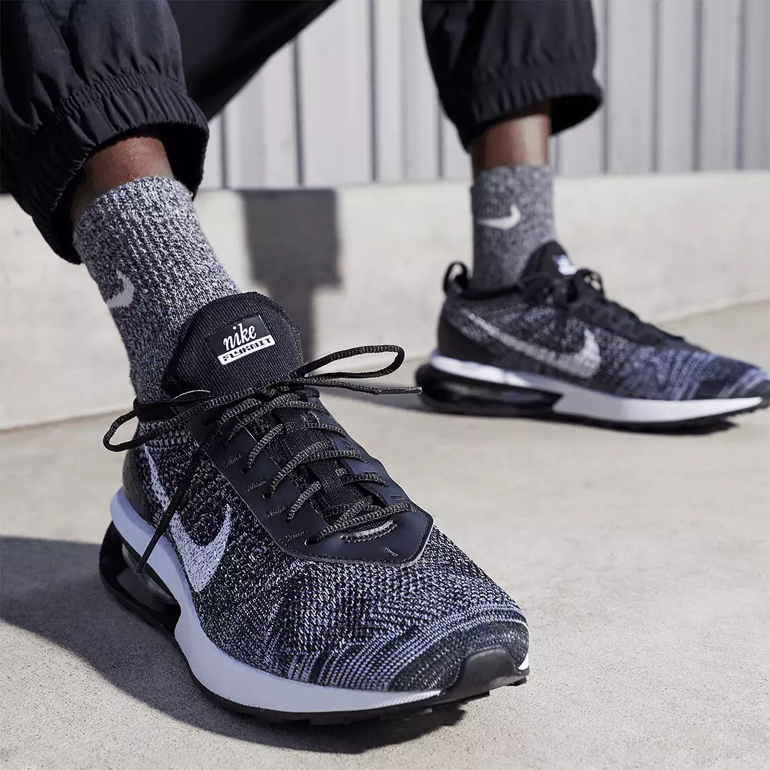 AIR MAX FLYKNIT RACER 'BLACK/WHITE'