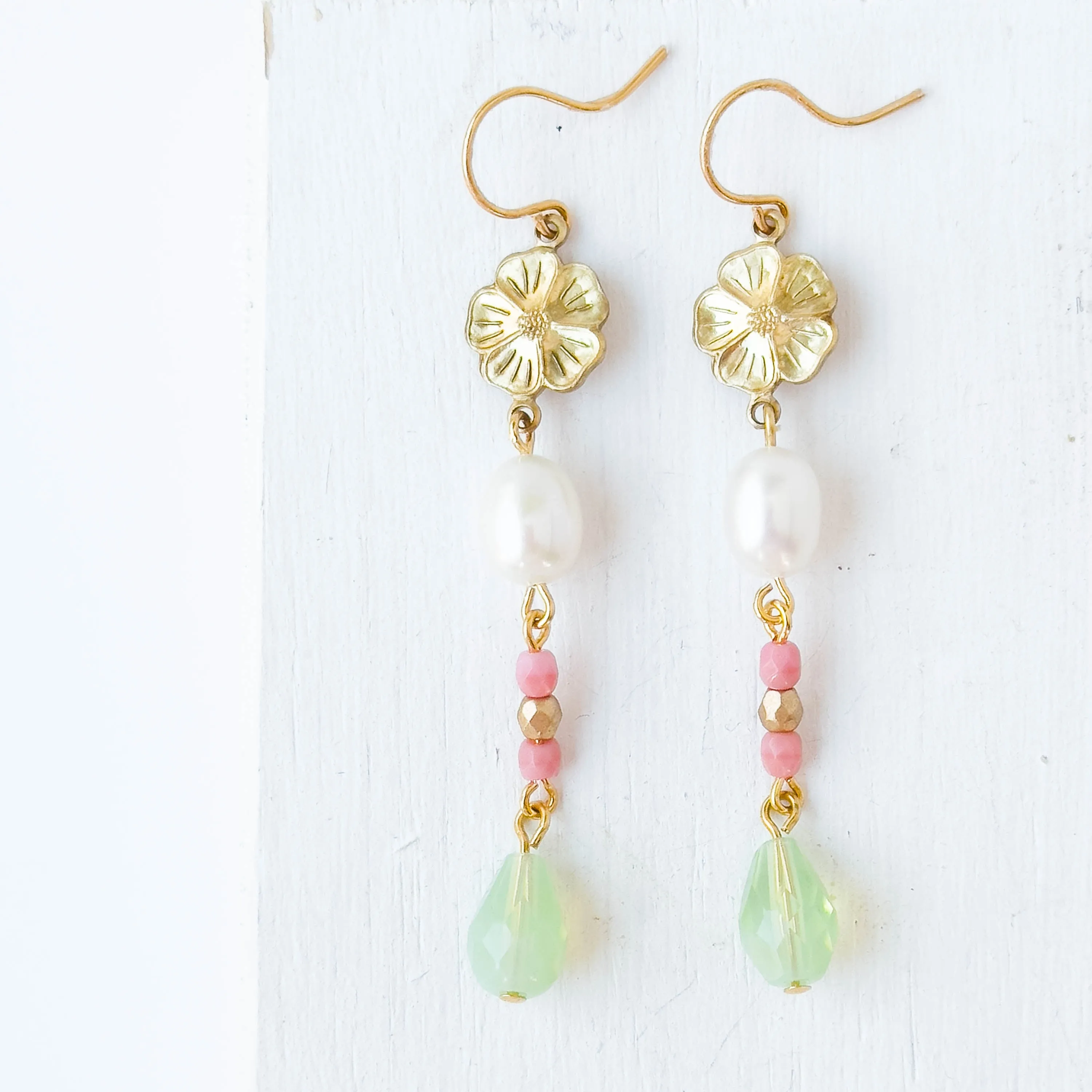 Long Flower and Pearl Earrings With Beads