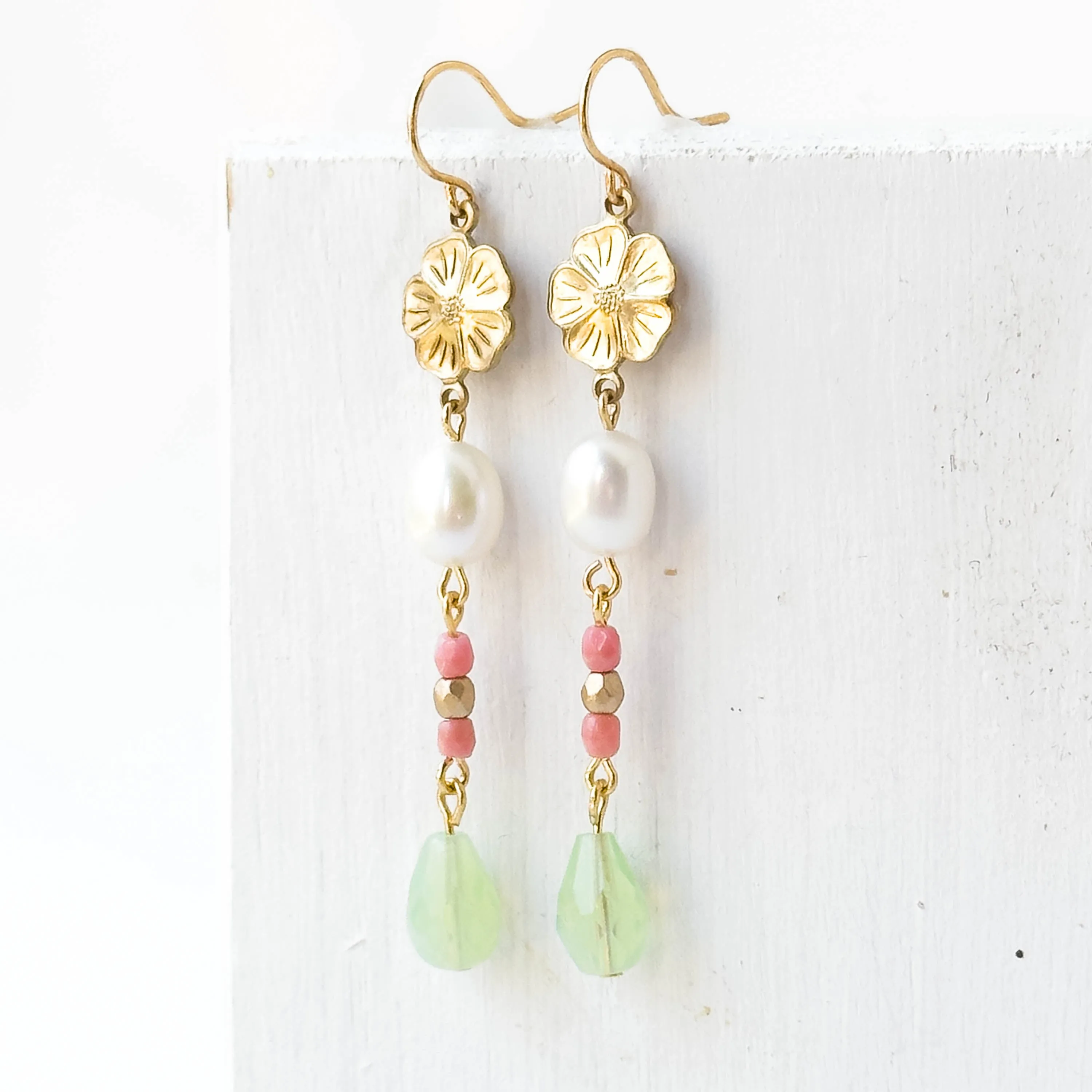 Long Flower and Pearl Earrings With Beads