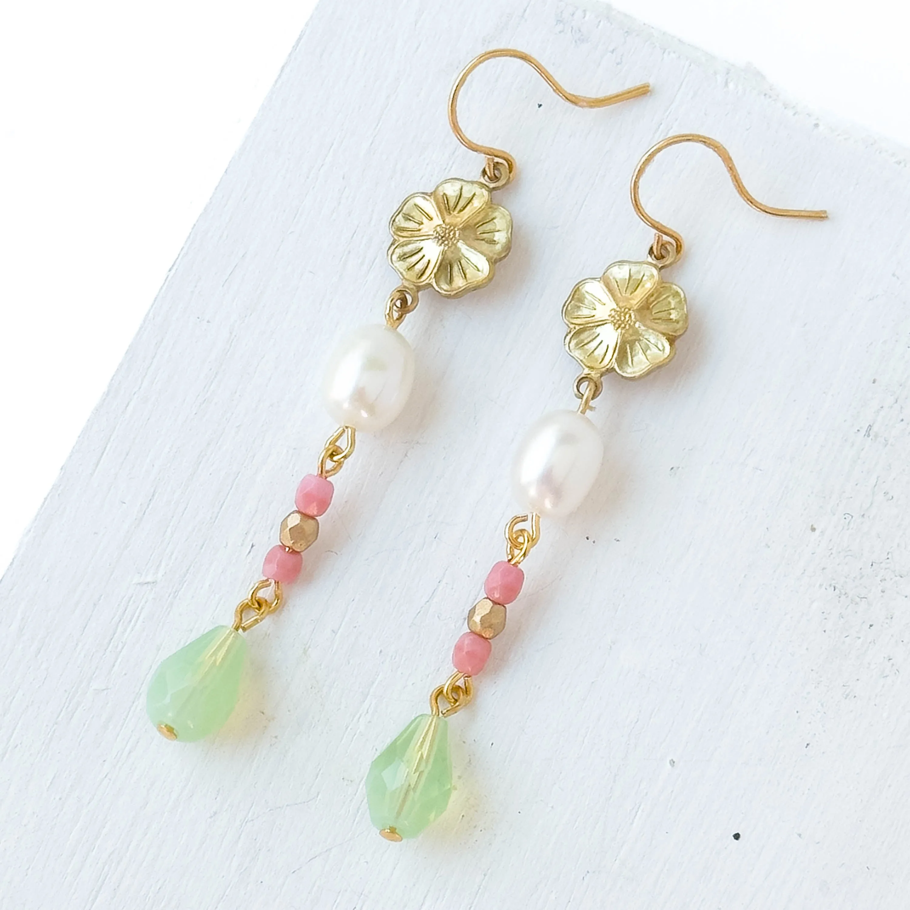 Long Flower and Pearl Earrings With Beads